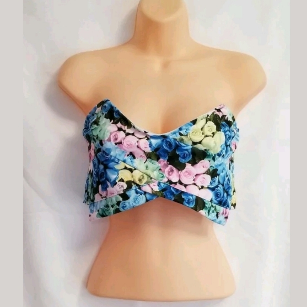 NWT Womens Say What Blue Floral Crop Top Back Zipper Closure Size Large